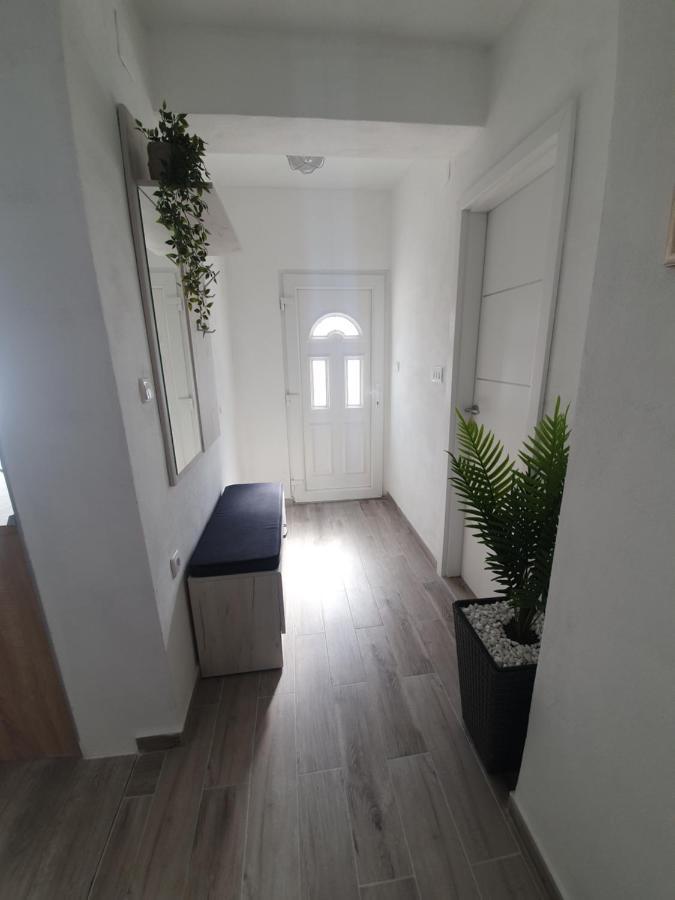Amama Appartement Brodarica  Buitenkant foto
