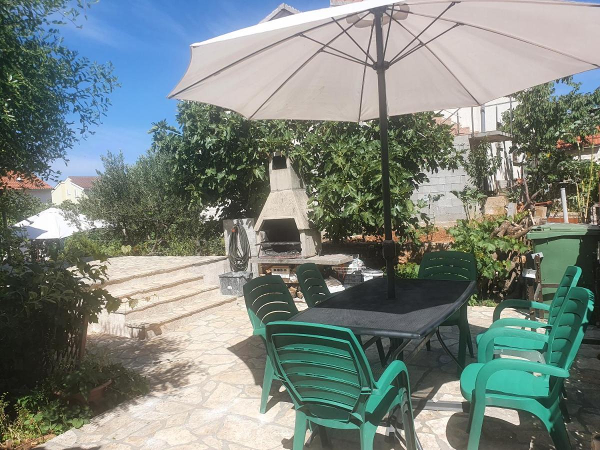 Amama Appartement Brodarica  Buitenkant foto